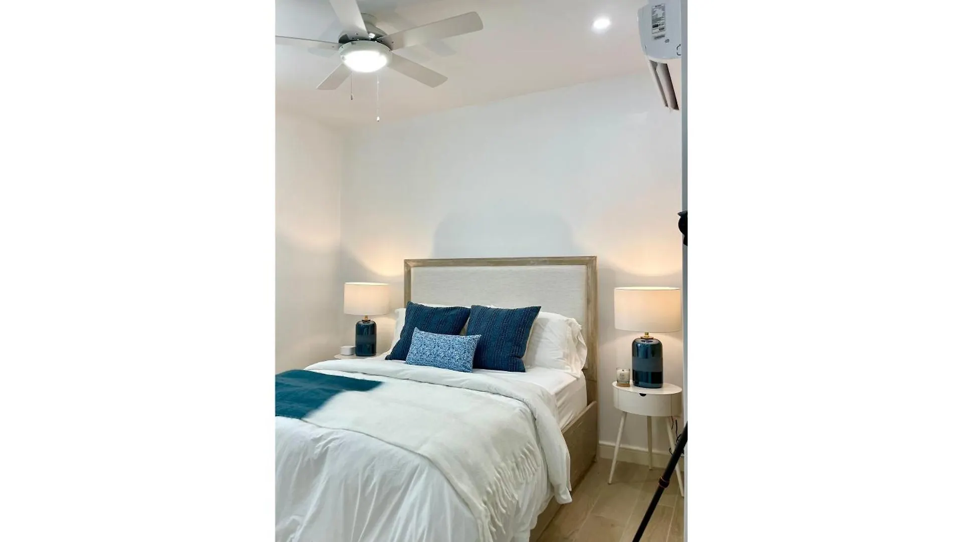 The Nest At Garden Grove 2 Bedroom Saint James 0*,